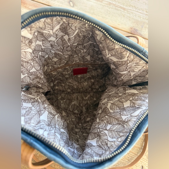 HOBO Blue Convertable Bag with Brown Leaf Patterned Interior - Picture 6 of 10